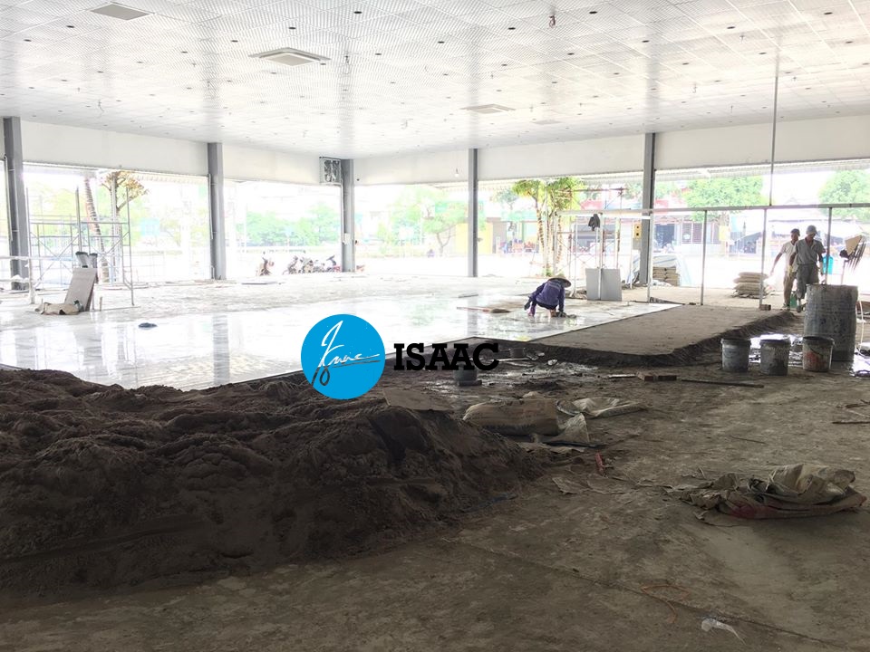 Mặt bằng siêu thị đang được hoàn thiện Mặt bằng siêu thị đang được hoàn thiện