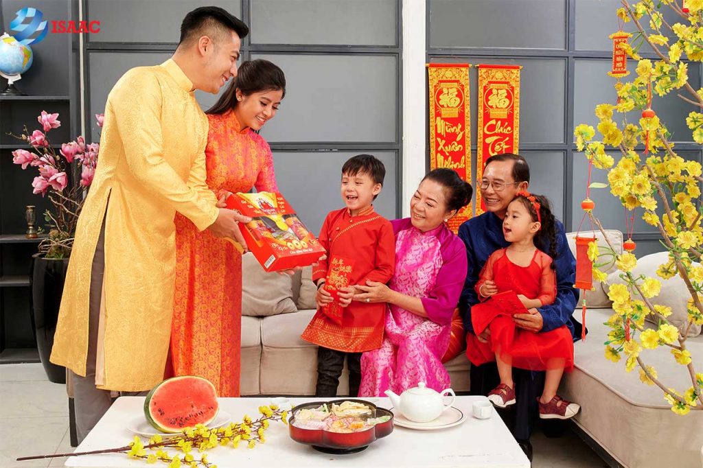 Phong tục tặng quà ngày Tết 