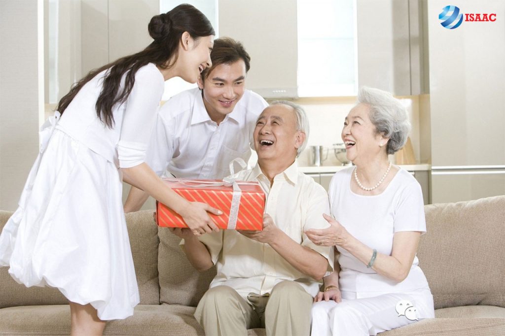 Quà Tết tặng gia đình bạn trai