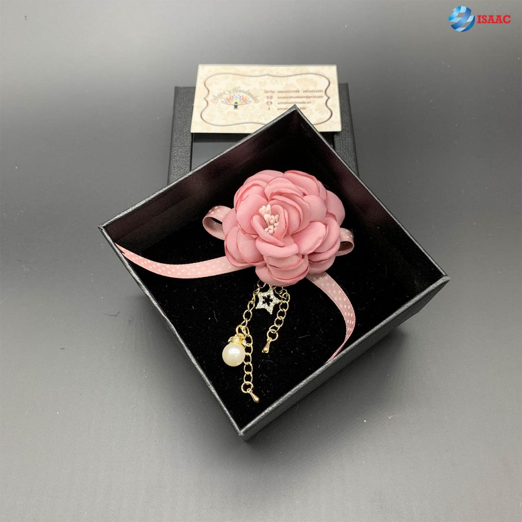 Cài áo tặng Mẹ