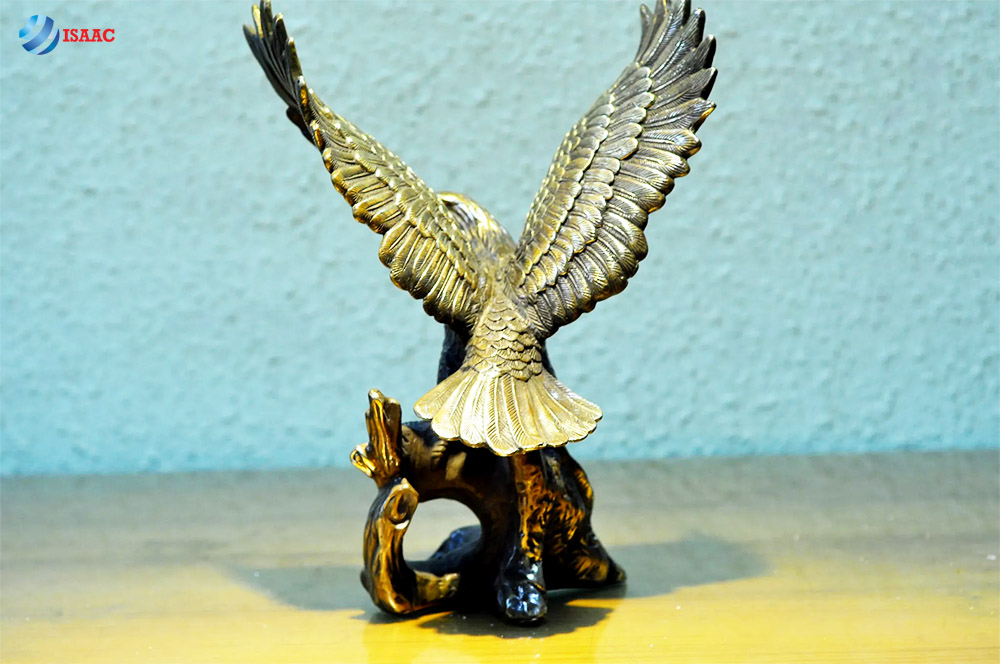 tượng đại bàng tung cánh